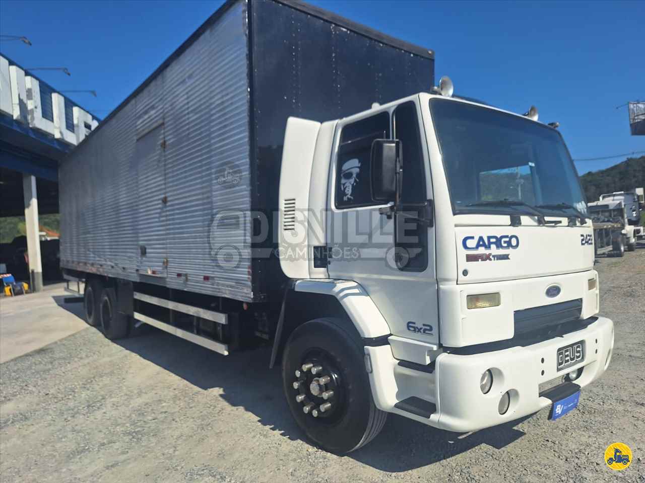 CAMINHAO FORD CARGO 2422 Baú Furgão Truck 6x2 Disville Caminhões ARAQUARI SANTA CATARINA SC